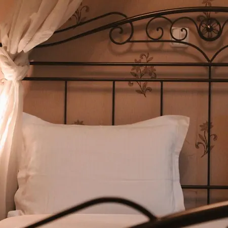 فندق Enastron 3*