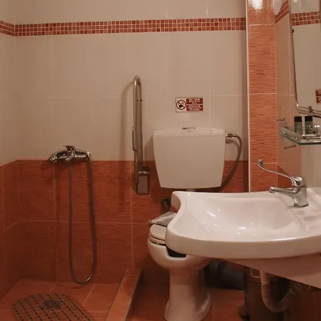 Enastron 3* Káto Loutrákion